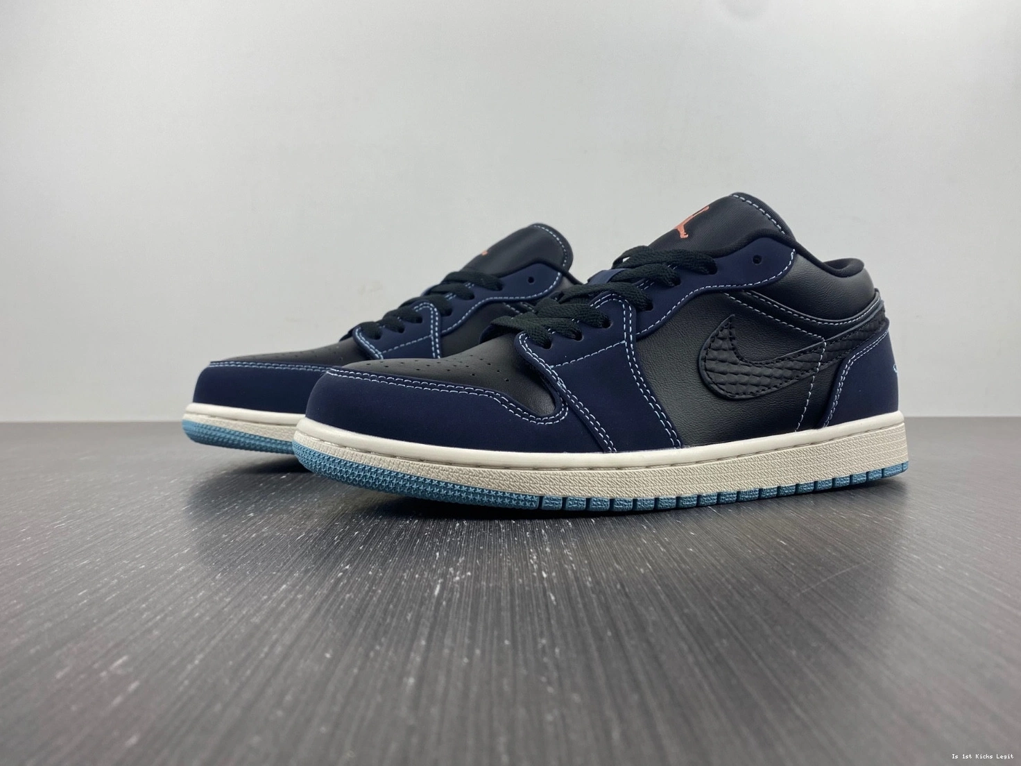 Navy FJ5478-010 Jordan Black Snakeskin 1 Low Air 1106